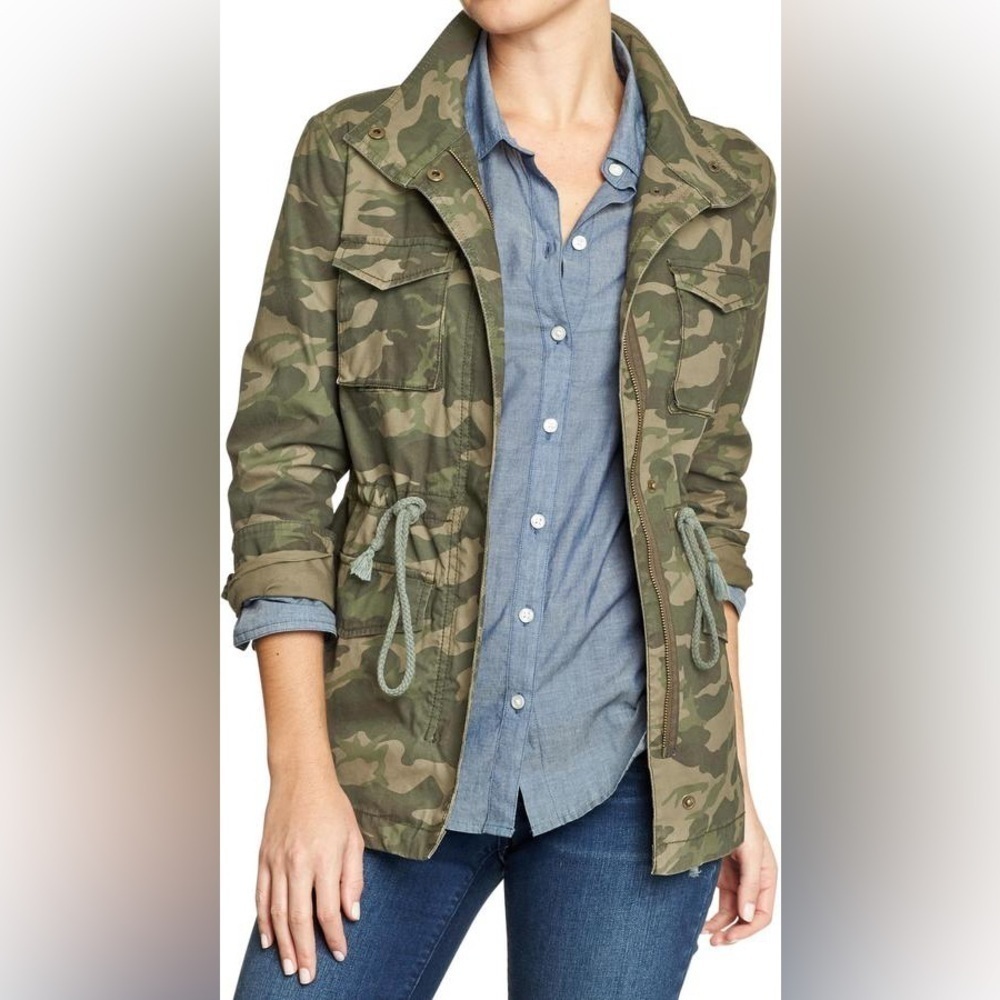 Old Navy Army Green Camo Lightweight Cinched Jacket​​​​​​​